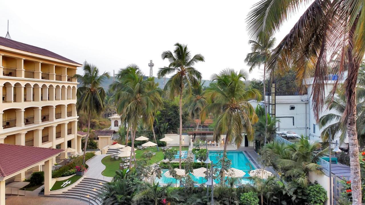 Holiday Inn Goa Candolim Exterior photo